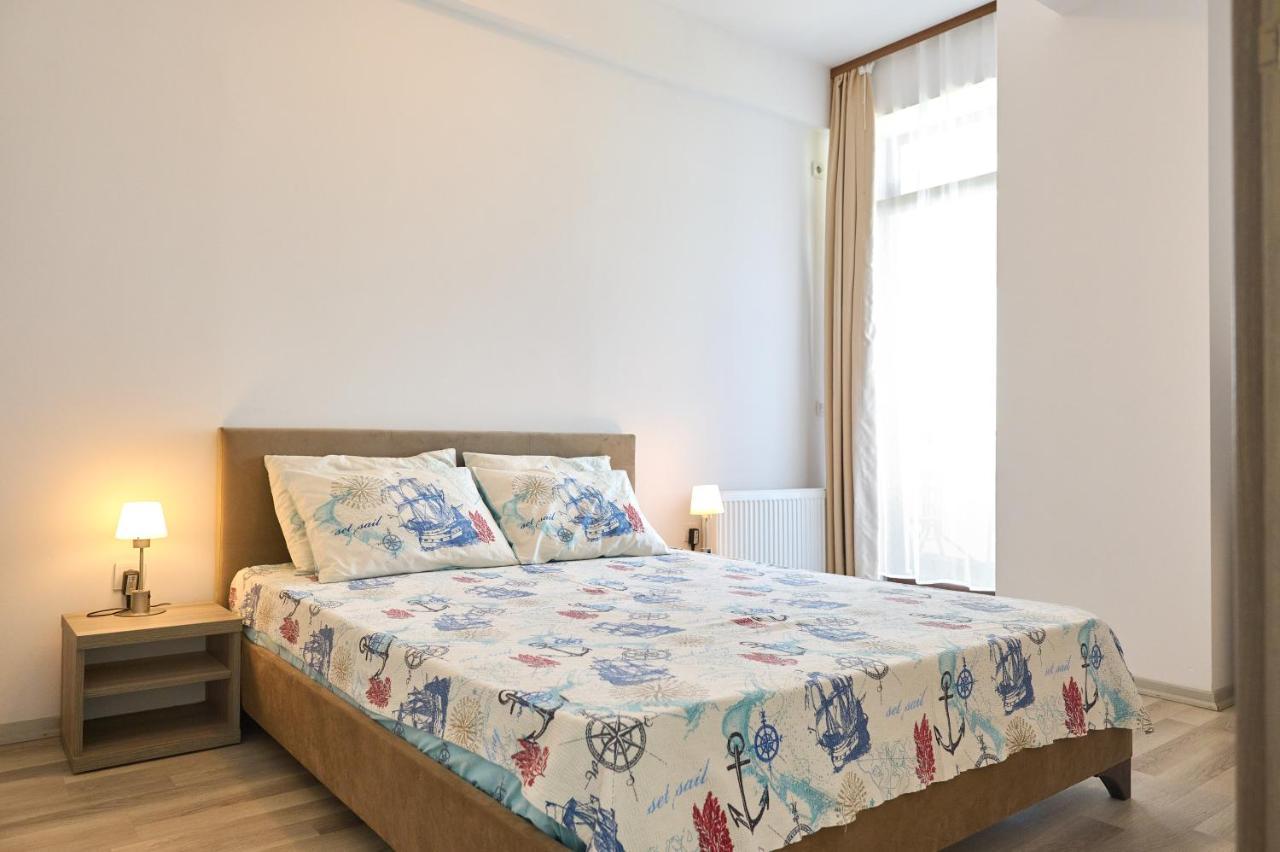 Alina Lake View Apartment Mamaia Exterior photo