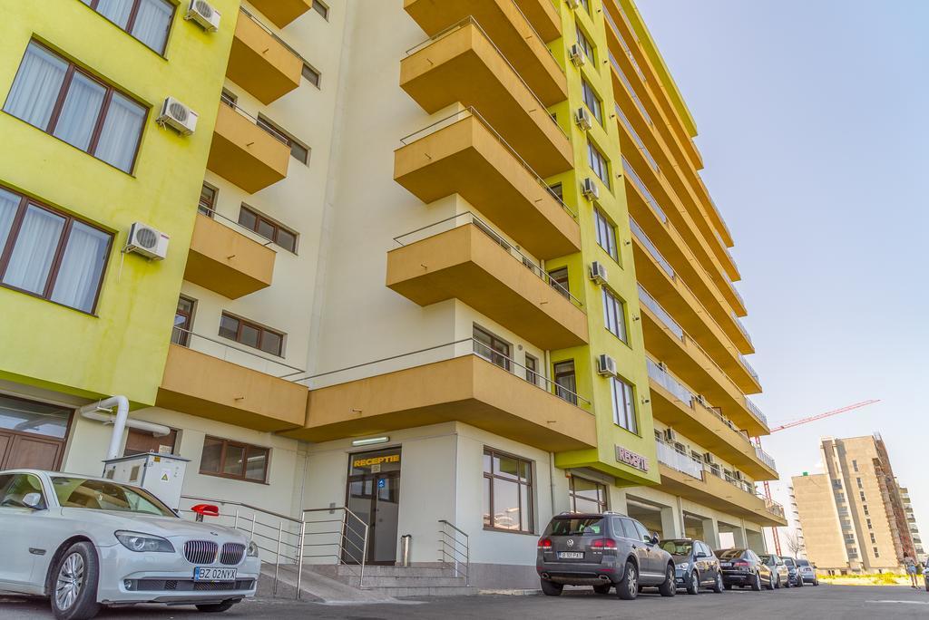 Alina Lake View Apartment Mamaia Exterior photo